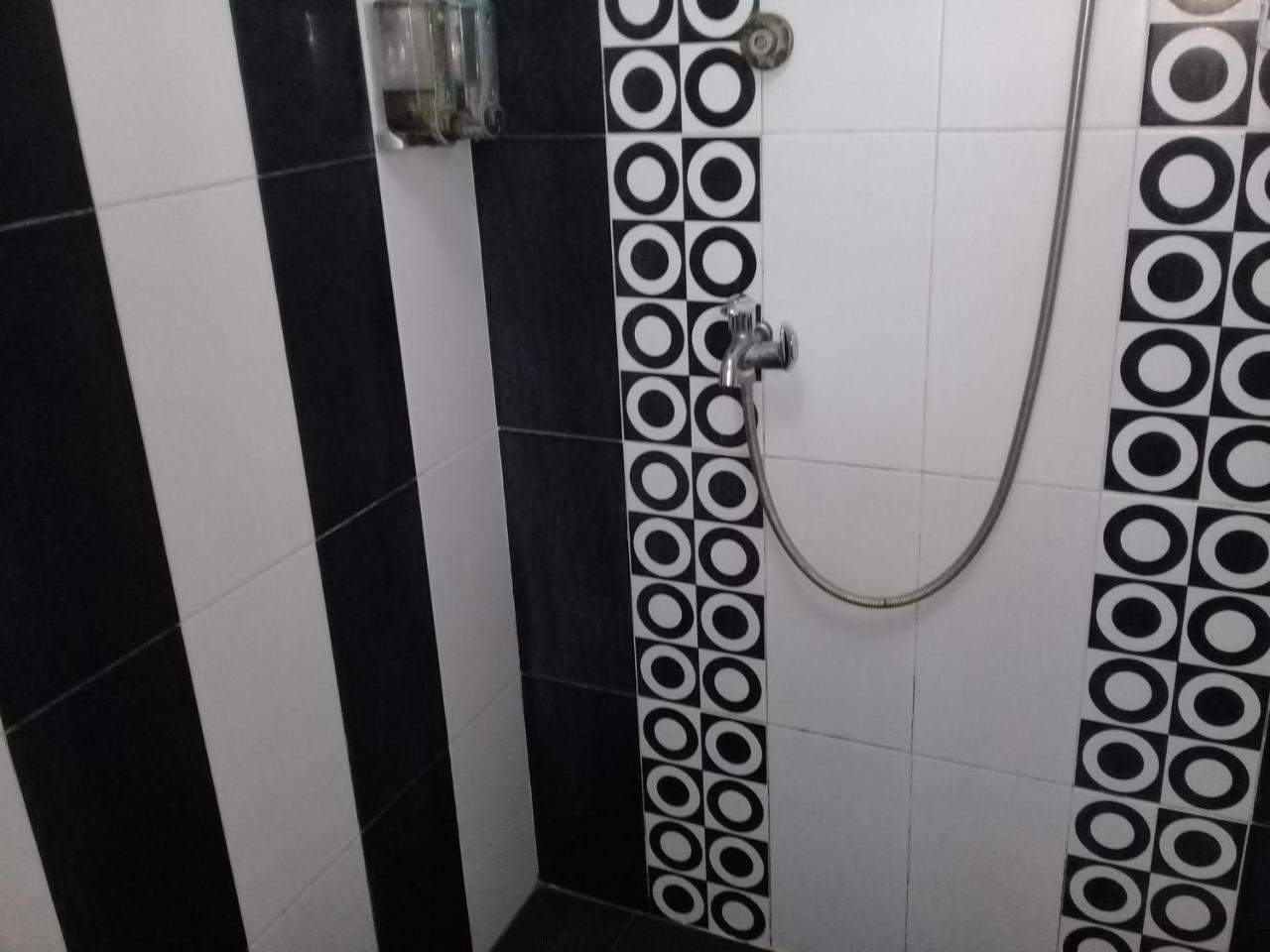 Raja Property Джакарта Екстериор снимка